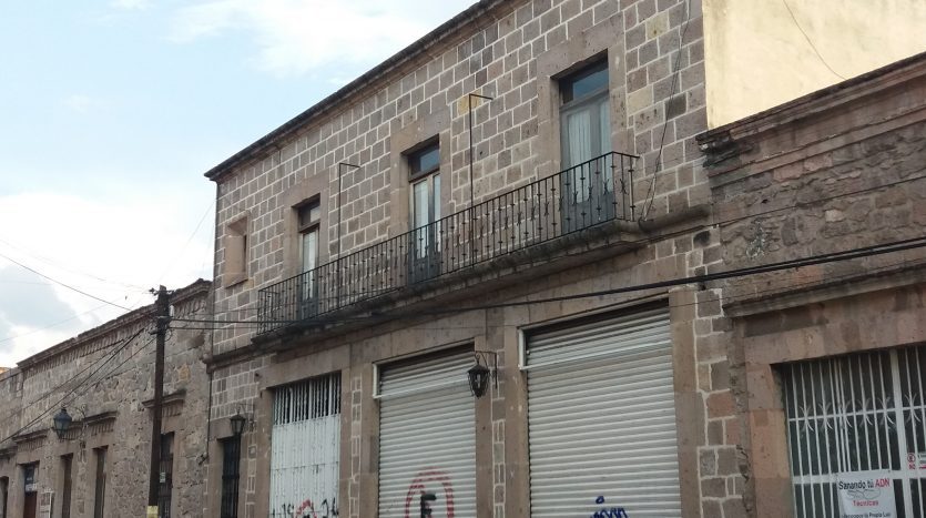 Casa con local en renta en el Centro de Morelia $60,000 - Inmobiliaria  Santander