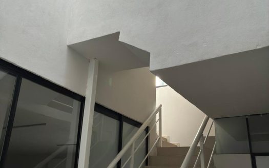 EDIFICIO EN VENTA RECIEN REMODELADO SOBRE CAMELINAS $25,000,000