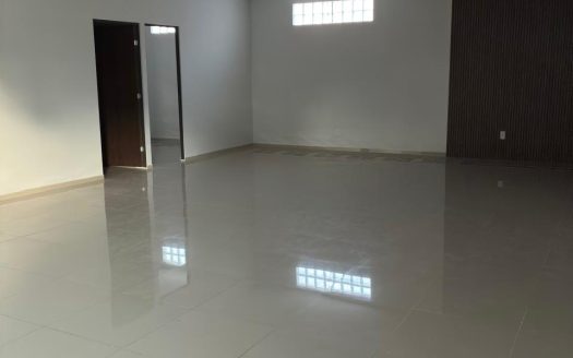 EDIFICIO EN VENTA RECIEN REMODELADO SOBRE CAMELINAS $25,000,000