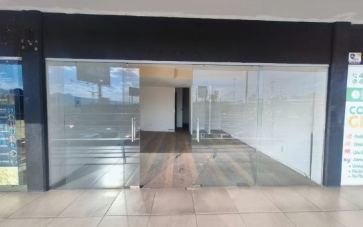 “Local en renta – $13,400 (salida a Charo)