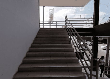 Local de 50 m2 en renta en Plaza San Miguel $13,400 (salida a Charo)