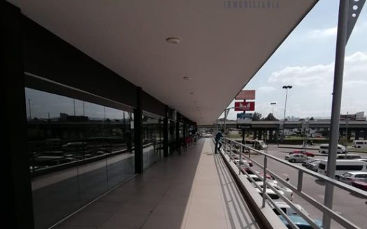 Local de 50 m2 en renta en Plaza San Miguel $13,400 (salida a Charo)