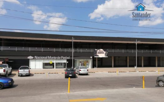 Local de 50 m2 en renta en Plaza San Miguel $13,400 (salida a Charo)