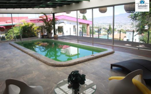 Casa en venta col. Vista Bella $14,500,000