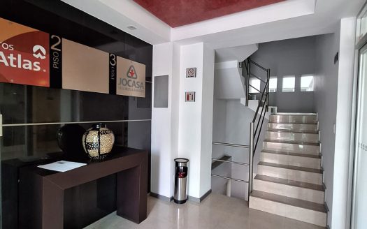 OFICINA EN RENTA CERCA DE LA AV VENTURA PUENTE $19,000