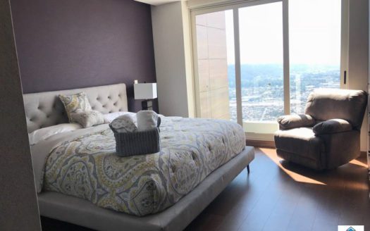 DEPARTAMENTO DE LUJO AMUEBLADO EN RENTA EN TORRE VISTA HERMOSA $27,500 + mtto