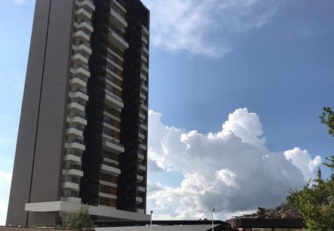 DEPARTAMENTO DE LUJO AMUEBLADO EN RENTA EN TORRE VISTA HERMOSA $27,500 + mtto