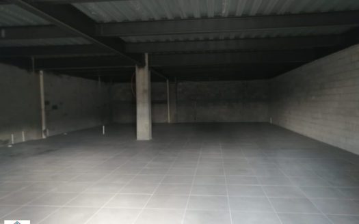 Local de 200 m2 en renta en Plaza San Miguel $57,165 (salida a Charo)