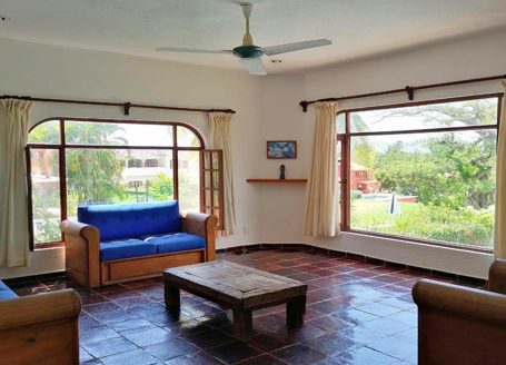 CASA EN RENTA EN CAMPO DE GOLF IXTAPA $4,400 POR NOCHE