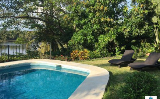 CASA EN RENTA EN CAMPO DE GOLF IXTAPA $4,400 POR NOCHE