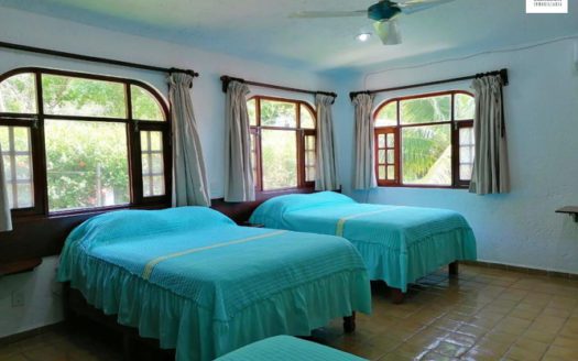 CASA EN RENTA EN CAMPO DE GOLF IXTAPA $4,400 POR NOCHE