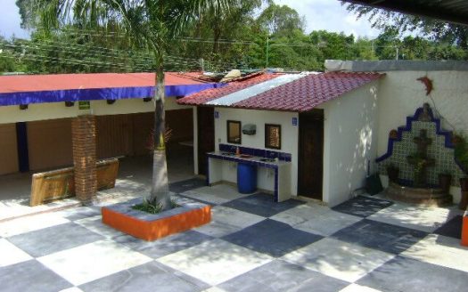 SALÓN DE FIESTAS EN VENTA A LA SALIDA A QUIROGA $ 2,700,000