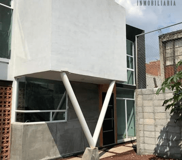 Casa en venta en Col. Lomas de Santiaguito $1,360,000