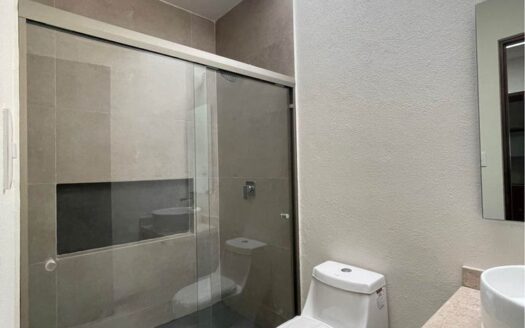 CASA EN VENTA FRACC. ALTOZANO 4 HABITACIONES $4,190,000