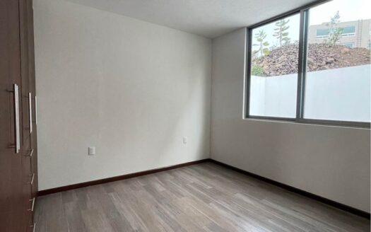 CASA EN VENTA FRACC. ALTOZANO 4 HABITACIONES $4,190,000
