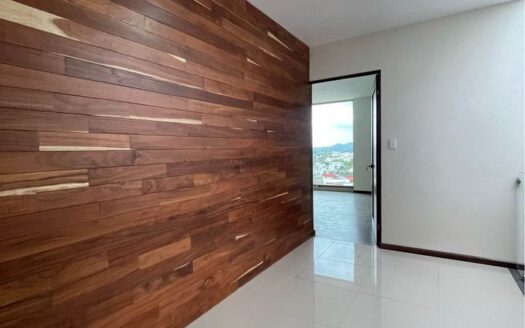 CASA EN VENTA FRACC. ALTOZANO 4 HABITACIONES $4,190,000