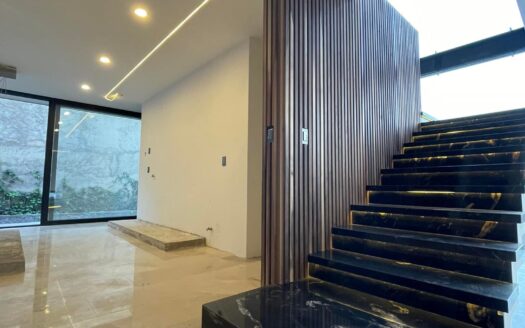 Residencia nueva en venta en Campo de Golf Altozano $13,000,000