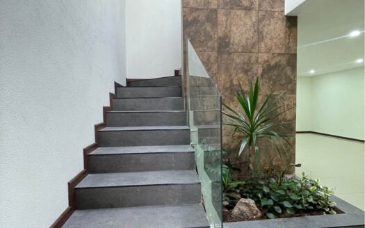 CASA EN VENTA FRACC. ALTOZANO 4 HABITACIONES $4,190,000