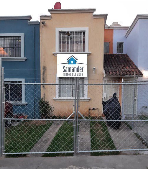 Casa en venta en Fracc. Villas del Pedregal $740,000 - Inmobiliaria  Santander