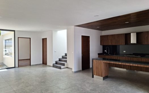 CASA EN RENTA O VENTA FRACC. PRIVADO, EN TRES MARIAS $20,000+ IVA ($4,000,000)