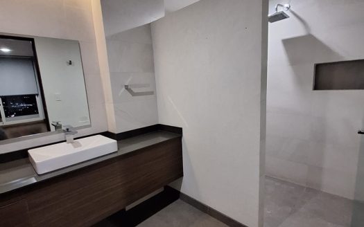 DEPARTAMENTO DE LUJO EN RENTA EN TORRE VISTA HERMOSA $23,500 + mtto