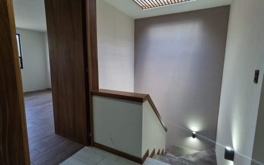 CASA EN VENTA EN FRACC. PRIVADO VISTAS DE ALTOZANO $4,690,000