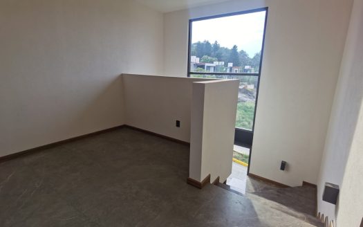 CASA EN VENTA DE 4 RECÁMARAS EN ALTOZANO $7,200,000