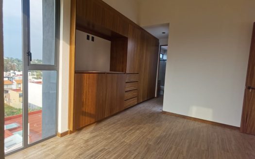 CASA EN VENTA DE 4 RECÁMARAS EN ALTOZANO $7,200,000