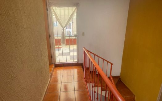CASA EN VENTA EN LA COL. LA HACIENDA $870,000