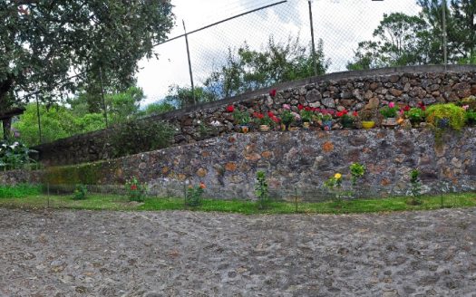 PROPIEDAD CON VISTA AL LAGO DE ZIRAHUÉN EN COPÁNDARO $7,000,000