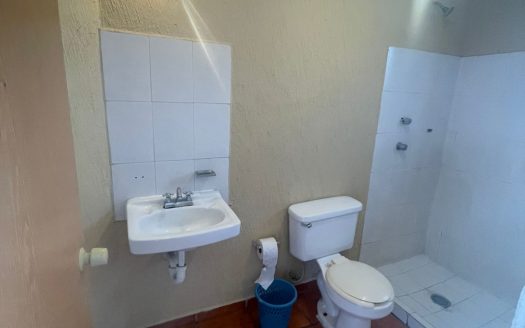 CASA EN VENTA EN LA COL. LA HACIENDA $870,000