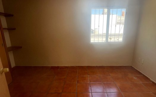 CASA EN VENTA EN LA COL. LA HACIENDA $870,000