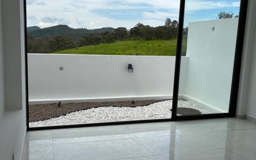 CASA NUEVA EN VENTA EN FRACC. VESTA DEL MONTE $4,980,000