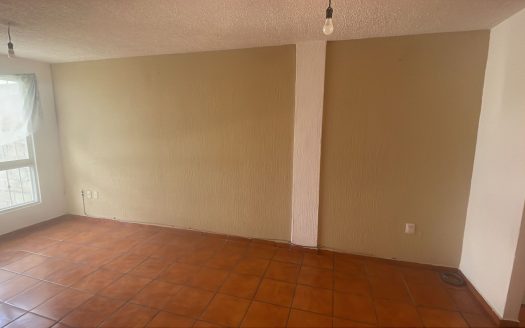 CASA EN VENTA EN LA COL. LA HACIENDA $870,000