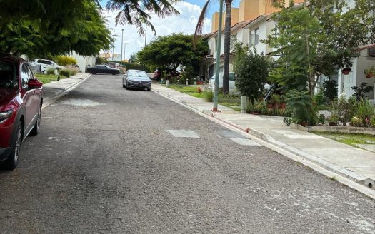 CASA NUEVA EN VENTA FRACC. CAÑADAS DEL BOSQUE $1,650,000