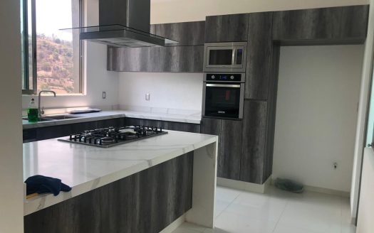 CASA NUEVA EN VENTA FRACC. LINDA VISTA (TRES MARÍAS) $8,000,000