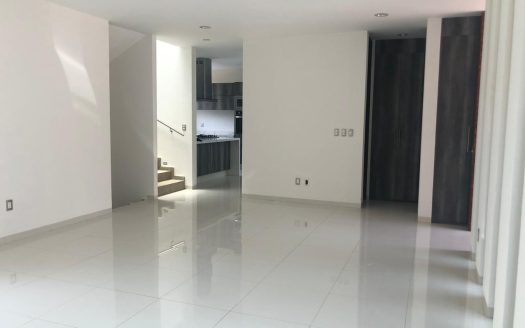 CASA NUEVA EN VENTA FRACC. LINDA VISTA (TRES MARÍAS) $8,000,000