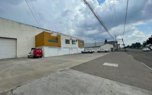 BODEGAS EN RENTA SALIDA CHARO $80,000