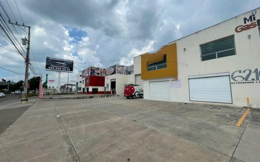 BODEGAS EN RENTA SALIDA CHARO $80,000