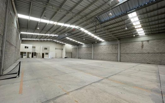 BODEGAS EN RENTA SALIDA CHARO $80,000