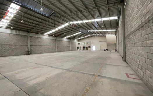 BODEGAS EN RENTA SALIDA CHARO $80,000