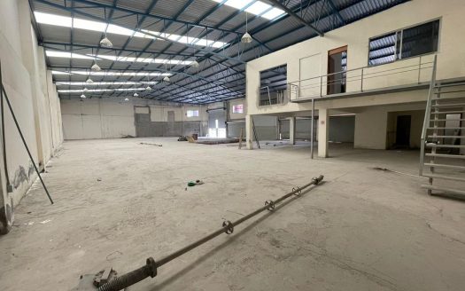 BODEGAS EN RENTA SALIDA CHARO $80,000