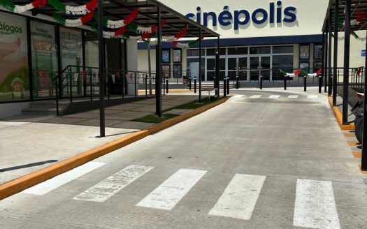 Locales comerciales en renta Plaza Paseo Poniente desde $17,000 + IVA