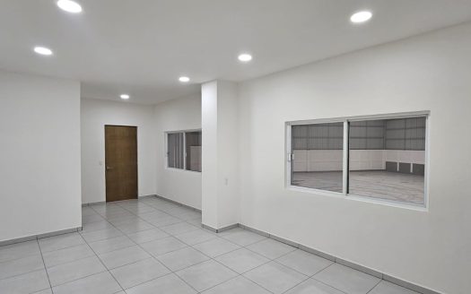 Bodega nueva en renta salida Quiroga $165,000