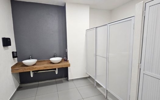 Bodega nueva en renta salida Quiroga $165,000
