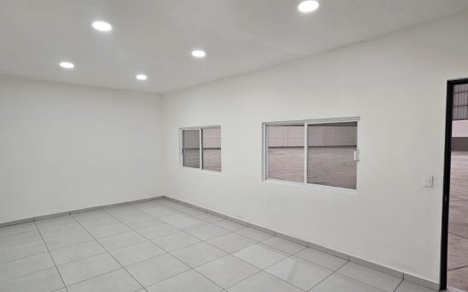 Bodega nueva en renta salida Quiroga $165,000