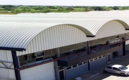 Bodega en renta – Espaldas de la Plaza Monumental