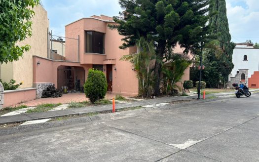 Casa Exclusiva en Arboledas La Huerta