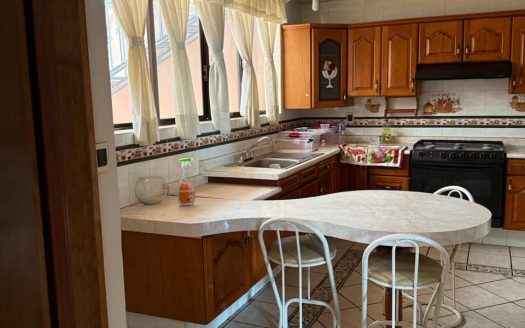Casa Exclusiva en Arboledas La Huerta