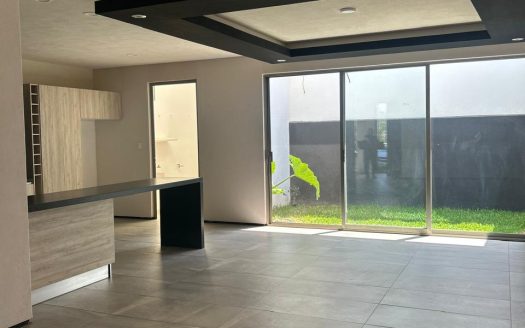 Casa en Renta – El Olivar, Altozano $16,500